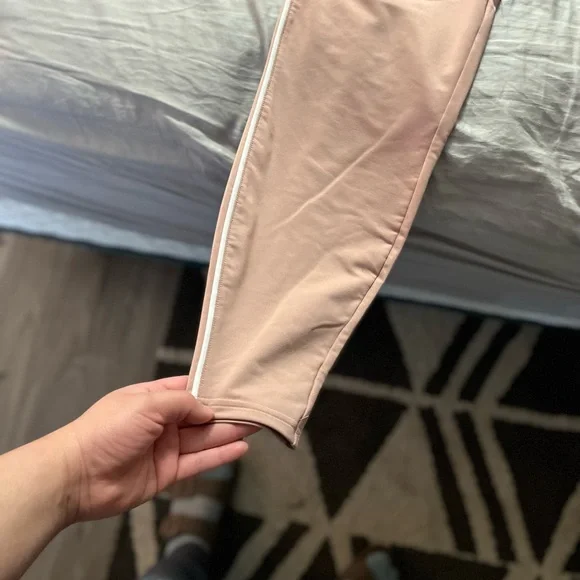 Gym-shark light pink joggers - Picture 4 of 5